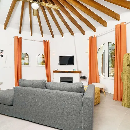 Lucia Villa